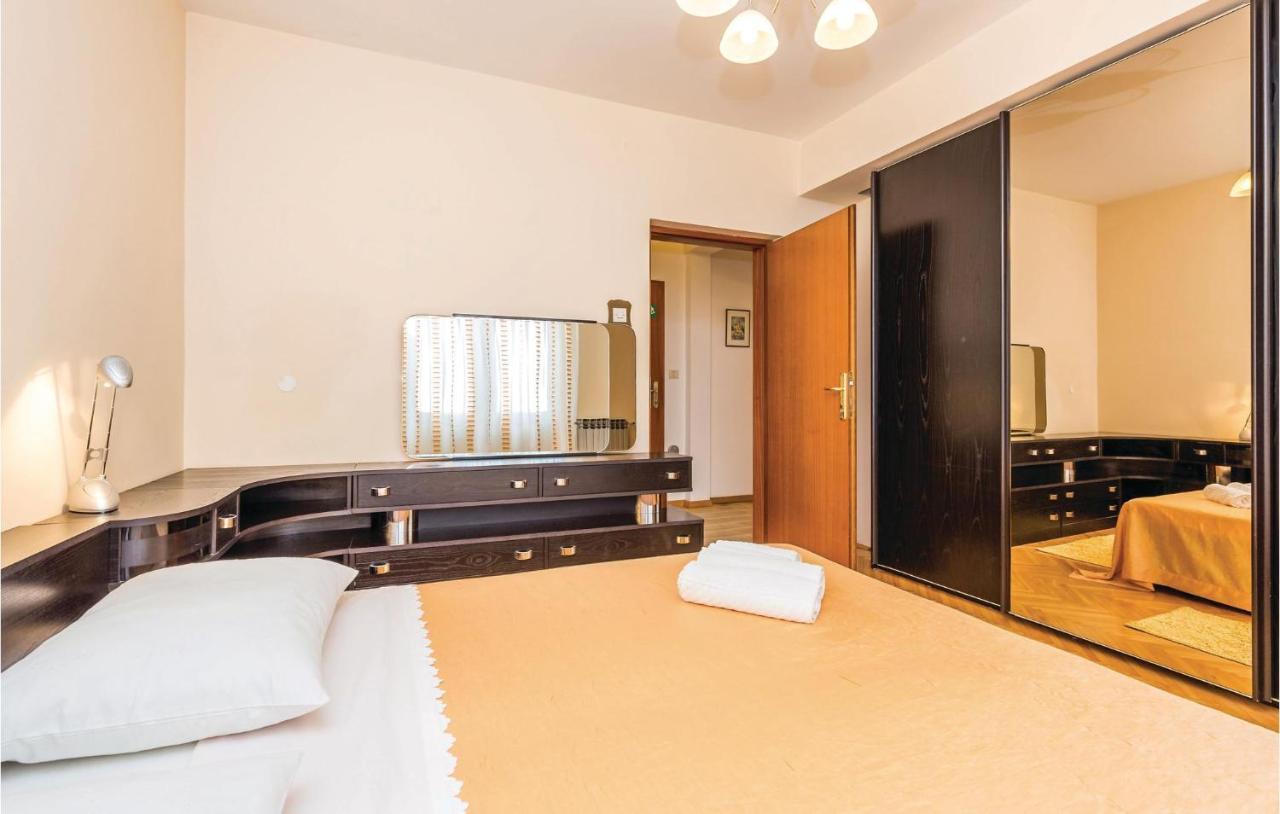 Lovely Apartment In Matulji With Kitchen Exterior foto